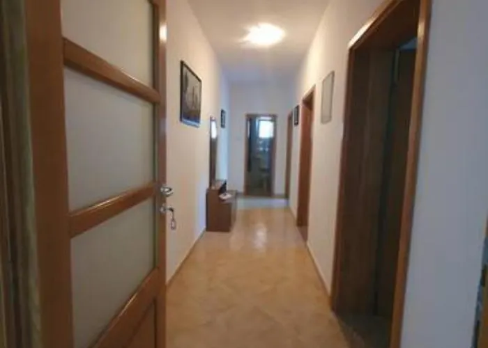 Apartment Big On The Seaside